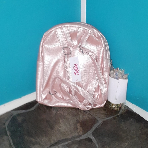 Bundle - Picture 3 of 3